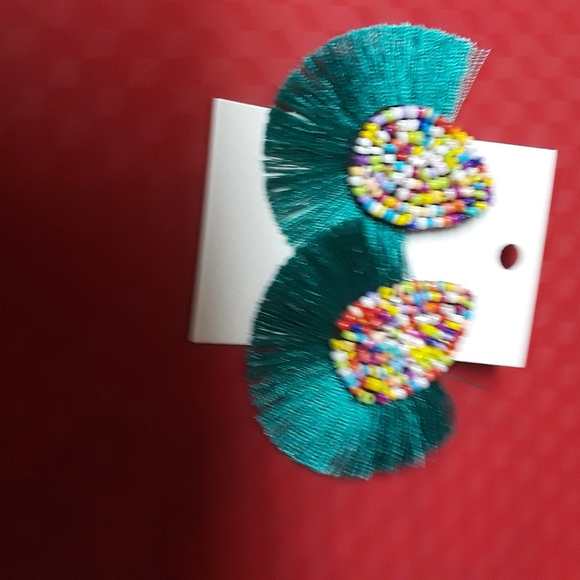 Earrings - Picture 5 of 8